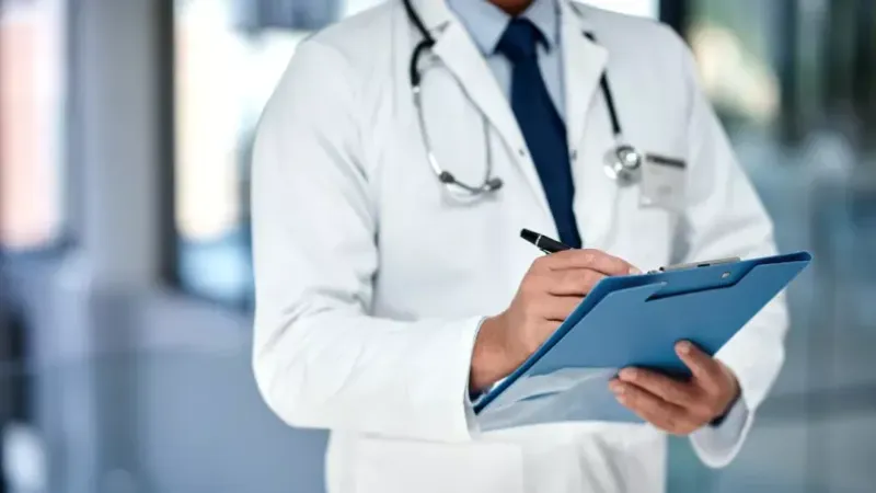 Devlete ait hastanede hanedanlık kuran doktor.