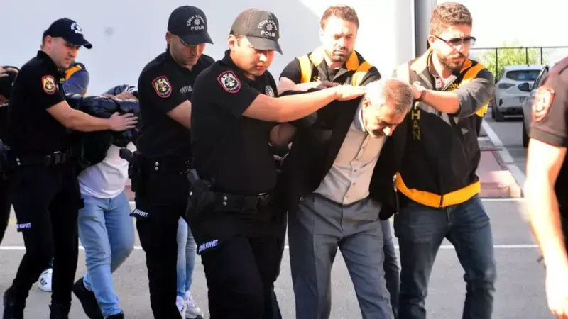 Haraç isteyip alamayan çete kurşun yağdırdı!