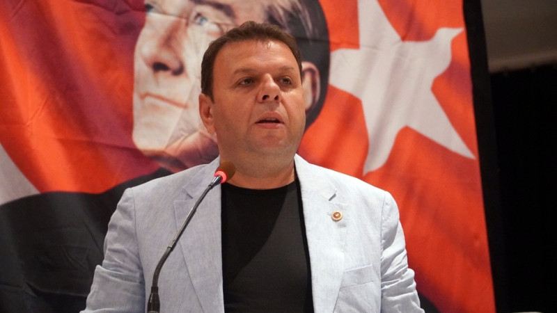 Ediz Ün: “Bir tarafta açlık, bir tarafta israf... Bu düzen sürmez”