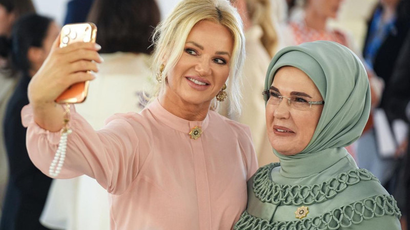 Emine Erdoğan, lider eşlerini Çankaya Köşkü'nde ağırladı
